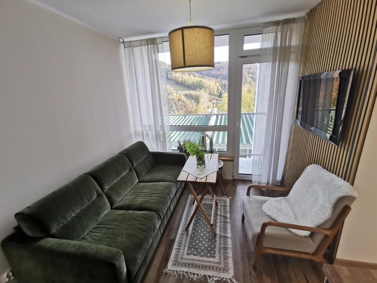 Hearth Hill View Apartment Устронь Экстерьер фото